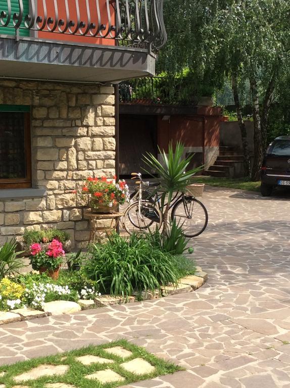 Villa Leilani B&B Sale Marasino Exterior photo