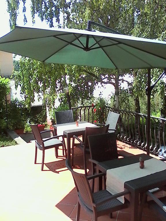 Villa Leilani B&B Sale Marasino Exterior photo